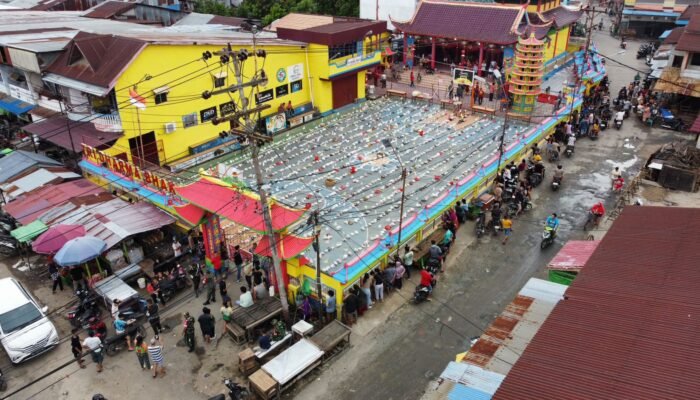 Ritual Sembahyang Rebut di Sungai Pinyuh Berlangsung Aman dan Lancar