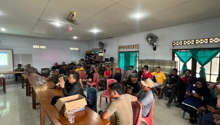 Kades Parit Baru Sambas Didemo, Diduga Palsukan Tanda Tangan untuk Jual Tanah Desa