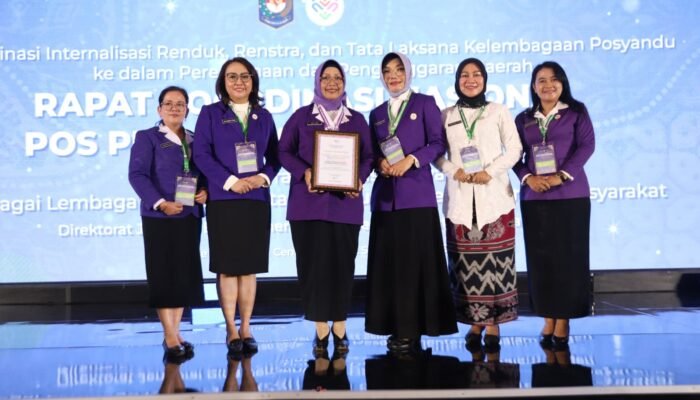 TP Posyandu Kalbar Sabet Penghargaan Nasional di Rakornas 2025