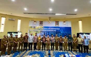 Launching internet gratis di sekolah.