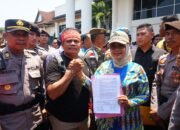 Pemkab Mempawah Terima Aspirasi Lanjutan Warga Sadaniang Soal PT AHAL
