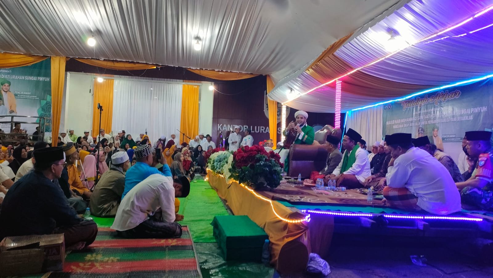 Suasana Maulid Nabi Muhammad di Kelurahan Sungai Pinyuh