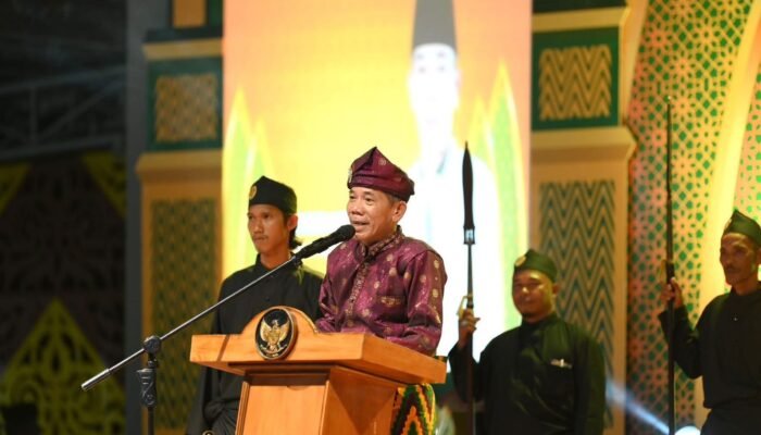 Wabup Jamhuri Tutup Pagelaran Seni Budaya Melayu Ketapang 2025
