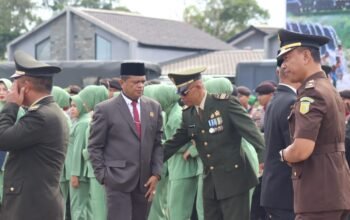 Anwari saat menghadiri HUT TNI