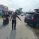 Polisi tiba di lokasi kecelakaan CR-V pecah ban di Sungai Pinyuh, Kabupaten Mempawah.