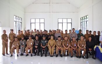 Pertemuan di Kantor Camat Sadaniang membahas masalah PT AHAL
