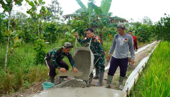 Satgas TMMD Bangun Jalan Rabat Beton 500 Meter di Kota Lama Galing