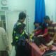 Kondisi korban balap liar di Komplek Patoka Sungai Pinyuh sedang diberikan perawatan medis.