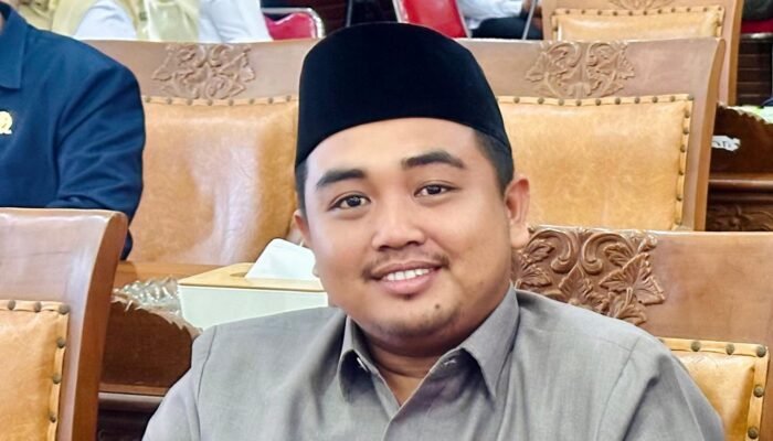Putra Wahyudi Imbau Nelayan Mempawah Waspadai Cuaca Ekstrem