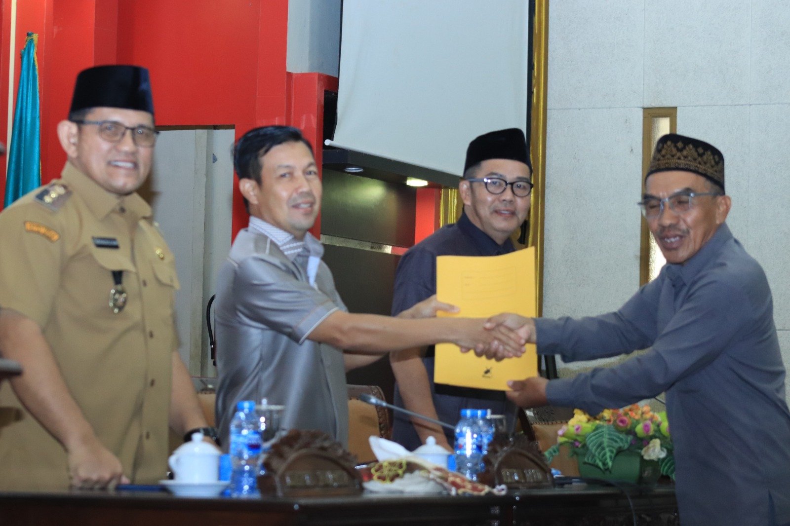 Ketua Bapemperda DPRD Kabupaten Sambas, Haji Suryadi dari Fraksi Golkar.