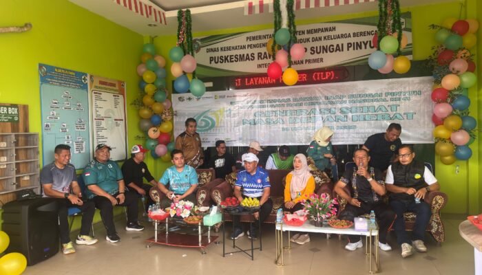 Momen Hari Kesehatan Nasional di Puskesmas Sungai Pinyuh, Ada Senam Massal Hingga Cek Kesehatan