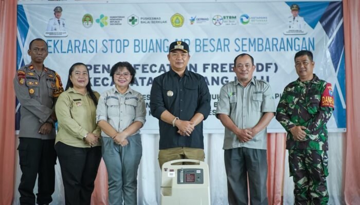 Bupati Ketapang Perkuat Toleransi dan Gotong Royong Lewat Safari Natal 2025