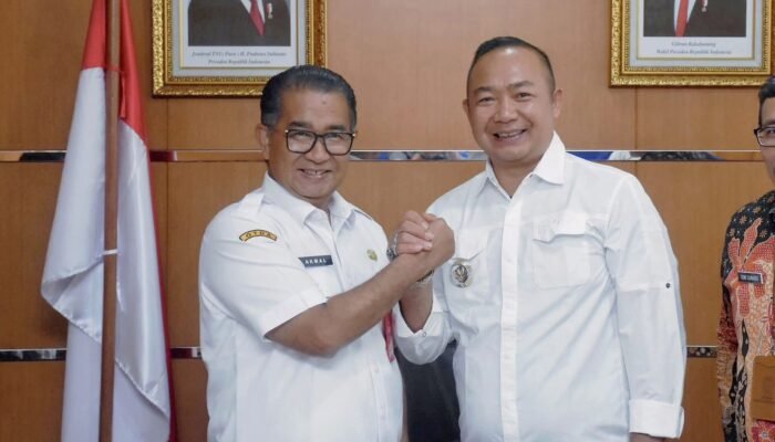 Pemkab Ketapang Serahkan Dokumen Usulan Tiga DOB ke Kemendagri dan DPR RI