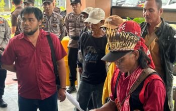 Demo Masyarakat Tebuah Elok di Kejaksaan Negeri Sambas