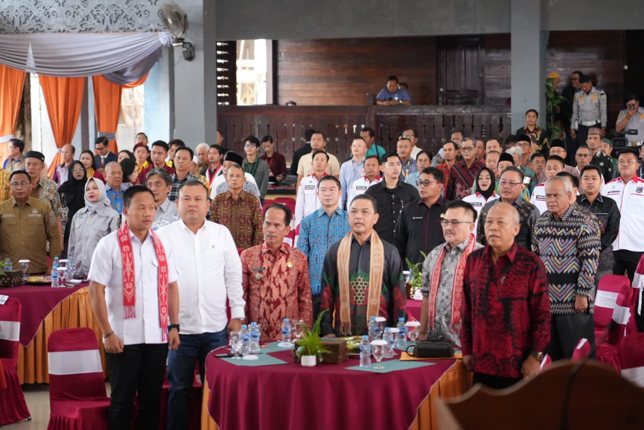 Seminar soal pembentukan Provinsi Kapuas Raya di Sintang.