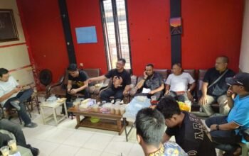 Kunjungan Sekjen DPP PKR, Sigit Prawoso, S.Pd dan Kesekjenan Bidang Komunikasi DPP PKR, Annas Firdaus, di Kantor Sekretariat DPW PKR Kalimantan Barat, Kamis sore, (25/12/2025).