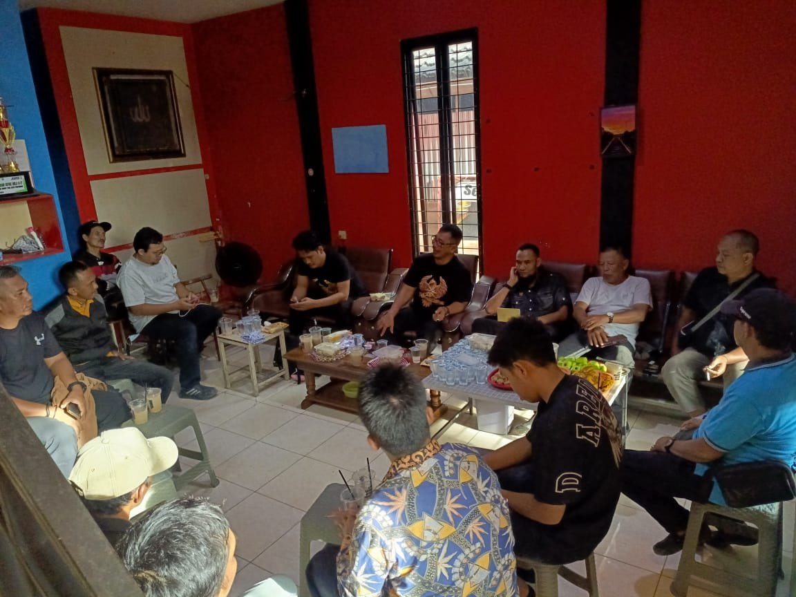 Kunjungan Sekjen DPP PKR, Sigit Prawoso, S.Pd dan Kesekjenan Bidang Komunikasi DPP PKR, Annas Firdaus, di Kantor Sekretariat DPW PKR Kalimantan Barat, Kamis sore, (25/12/2025).