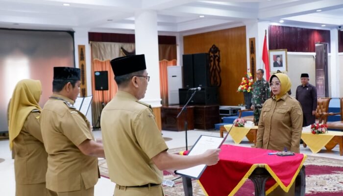 Lantik Pejabat Struktural, Bupati Mempawah: Jaga Profesionalisme dan Integritas