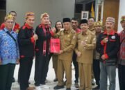 Pemkab Mempawah Dukung Usulan Pembangunan Rumah Adat Dayak