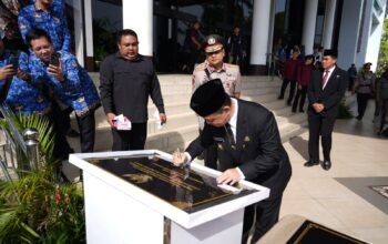 Momen HUT Pemprov Kalbar, Gubernur Ria Norsan resmikan sejumlah proyek strategis.