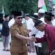 Momen Safari Ramadan di Desa Sarilaba B, Kecamatan Jawai Selatan di mana Bupati Sambas, Satono menyapa masyarakat.
