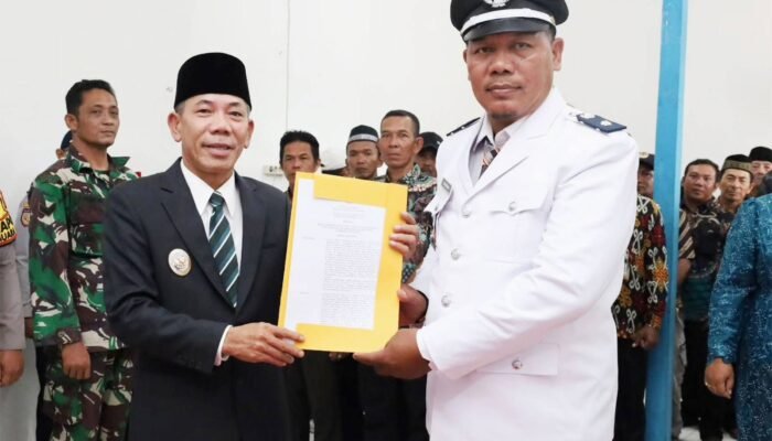 Wakil Bupati Ketapang Lantik Kepala Desa PAW Tempurukan, Tekankan Pelayanan dan Pembangunan Desa