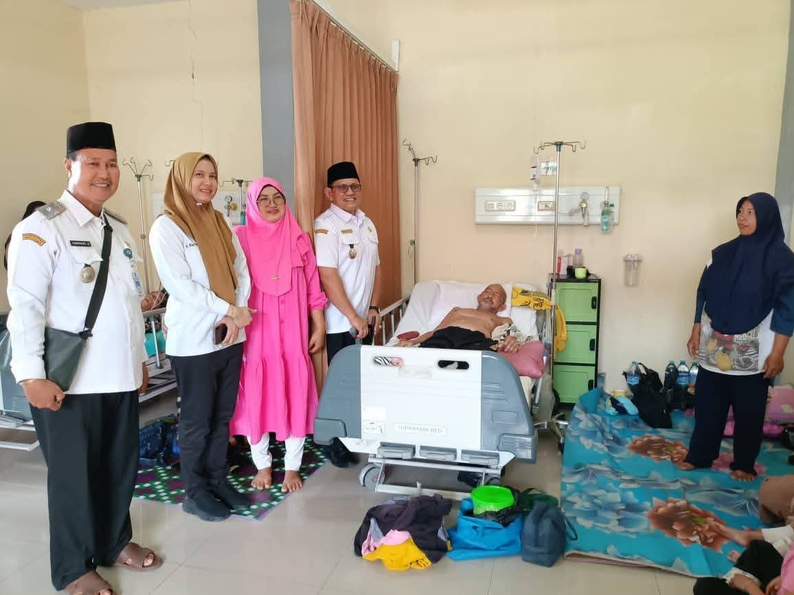 Wakil Bupati Sambas, Heroaldi meninjau pelayanan RSUD Teluk Keramat