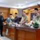 Anggota DPRD Kabupaten Mempawah, Miftahul Akhyar saat menyampaikan hasil reses anggota DPRD Fraksi PKB dalam sidang paripurna DPRD, Senin 9 Februari 2026/Foto Humas DPRD.