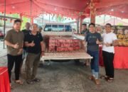 Pengurus Vihara Tri Dharma Bumi Raya Pemangkat Bagikan 500 Paket Imlek