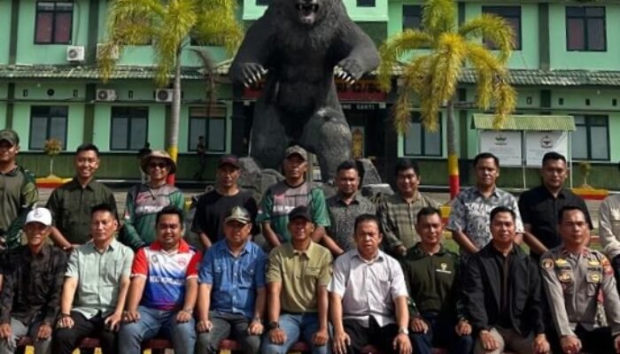 Naik Ranpur hingga Latihan Menembak, Dewan Mempawah Mencoba Aktivitas TNI Yon Kav 12/BC