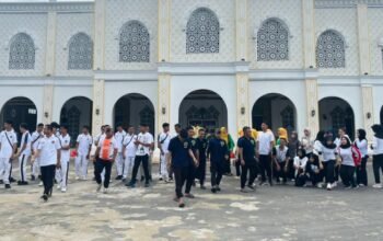 Sambut Ramadan, Warga Binaan Rutan Sambas Bersihkan Masjid Raya Babul Jannah