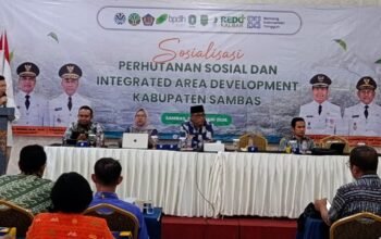 Ketua DPRD Kabupaten Sambas, H. Abu Bakar, S.Pd.I, menyambut positif pelaksanaan Sosialisasi Perhutanan Sosial dan Integrated Area Development (IAD)