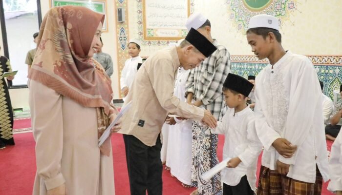 Safari Ramadan di Mekar Sari, Wabup Ketapang Salurkan Bantuan dan Serap Aspirasi Warga