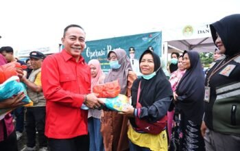 Wagub Kalbar Tinjau Operasi Pasar di Ketapang, Harga Paket Sembako Diturunkan Jadi Rp50 Ribu