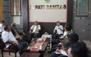 Bupati Sambas dan Sekretaris BNPP RI Bahas Percepatan Pembangunan PLBN Temajuk
