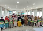 Jelang Idulfitri, Warga Lansia dan Janda di Sungai Pinyuh Terima Paket Sembako