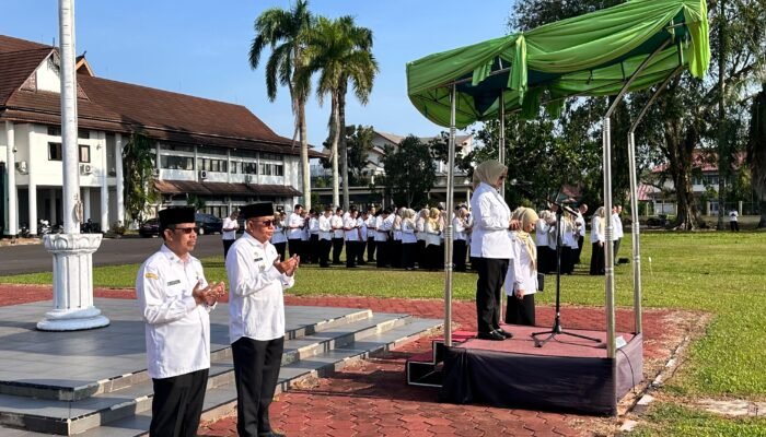 Apel Gabungan Hari Pertama Kerja, Bupati Erlina Tekankan Disiplin