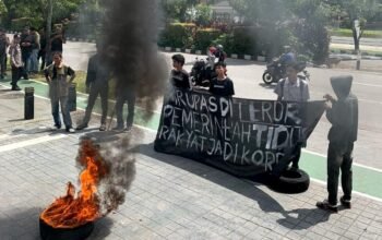 Aksi Solidaritas Mahasiswa Kalbar Tekan Aparat Segera Tuntaskan Kasus Air Upas