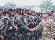 Bupati Sambas Lepas 450 Personel Satgas Pamtas Yonif 645/GTY ke Papua