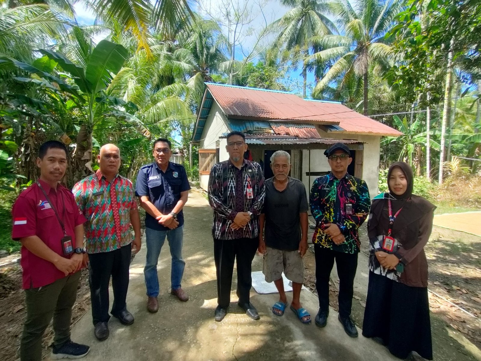 Tim dari Dinas Perkimtan bergerak melakukan verifikasi di Desa Sungai Kunyit Laut terkait rumah warga yang membutuhkan fasilitas MCK dan listrik.