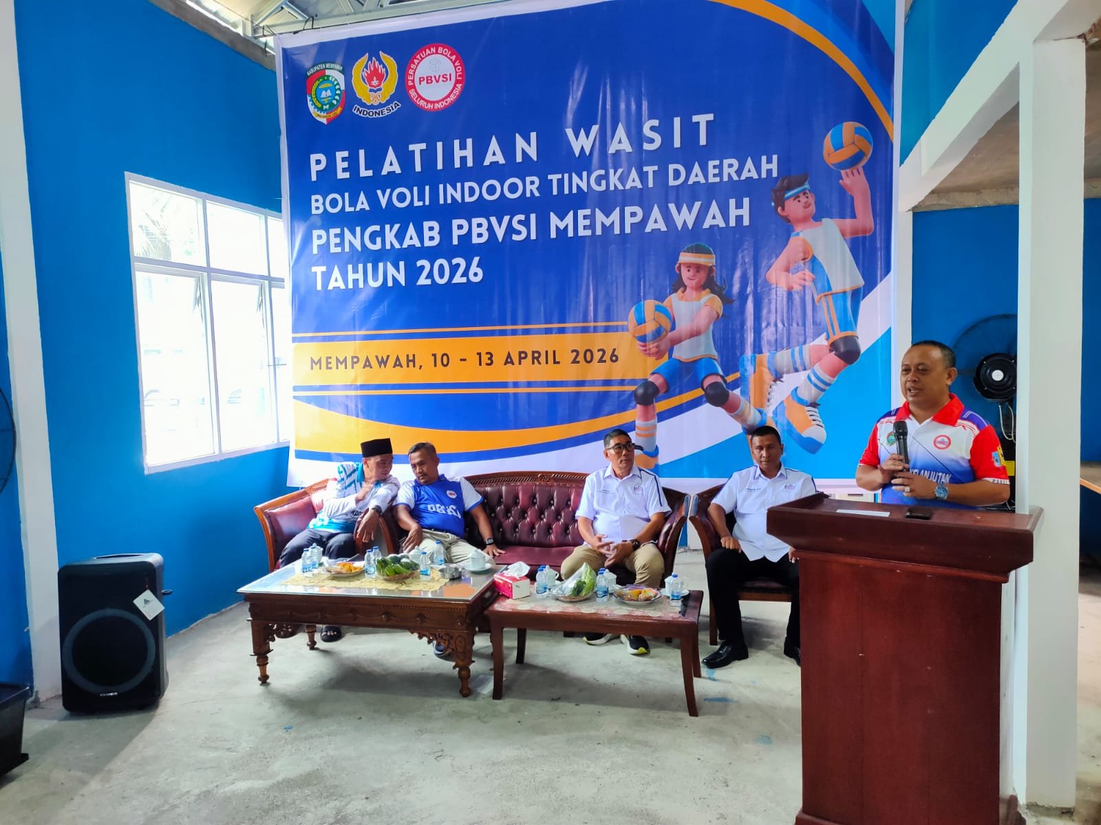 Wakil Ketua DPRD Mempawah, Riduan M Yusuf membuka pelatihan wasit yang digelar oleh PBVSI Mempawah.