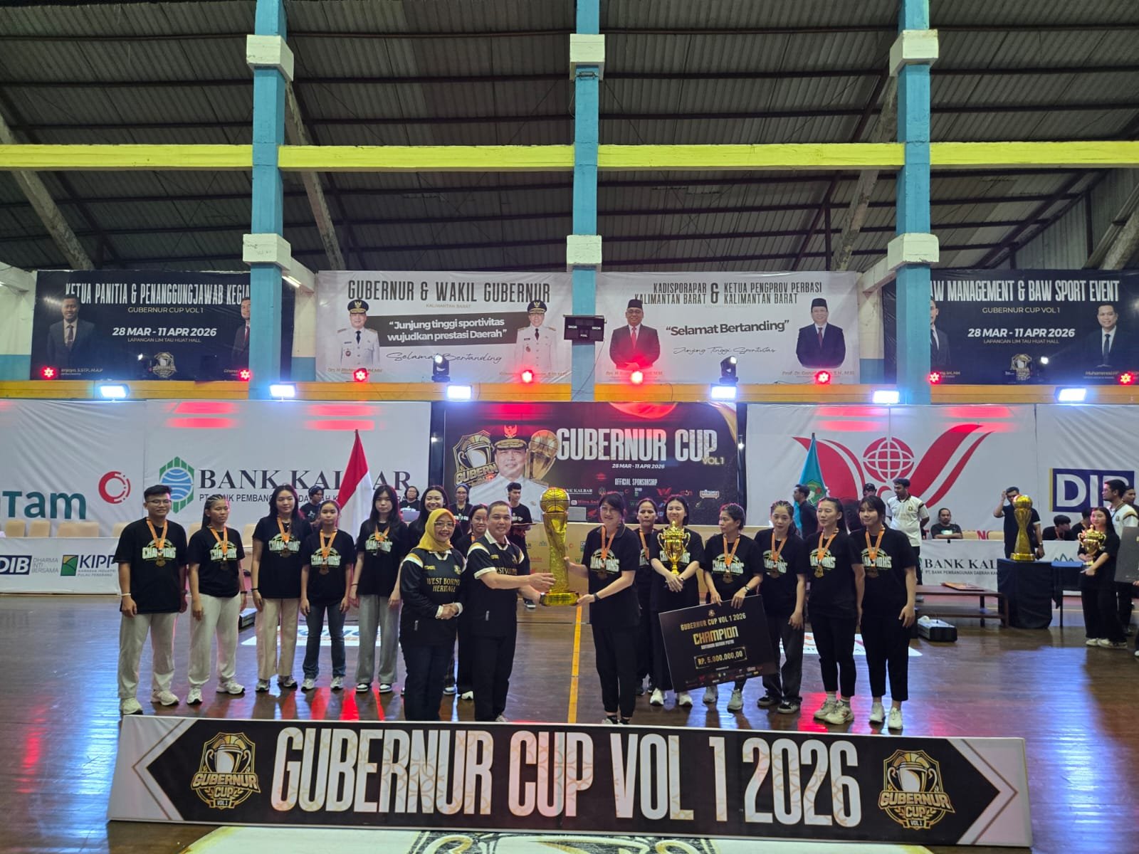 Penutupan Gubernur CUP Vol 1 oleh Ria Norsan.
