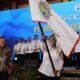 Bupati Mempawah, Erlina menerima bendera pataka sebagai tanda memimpin Aspeksindo 2025-2030