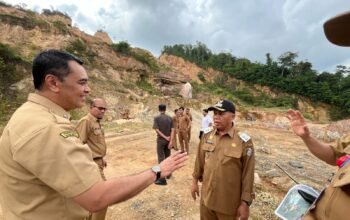 Wabup Mempawah Tinjau Aktivitas Tambang Galian C di Peniraman