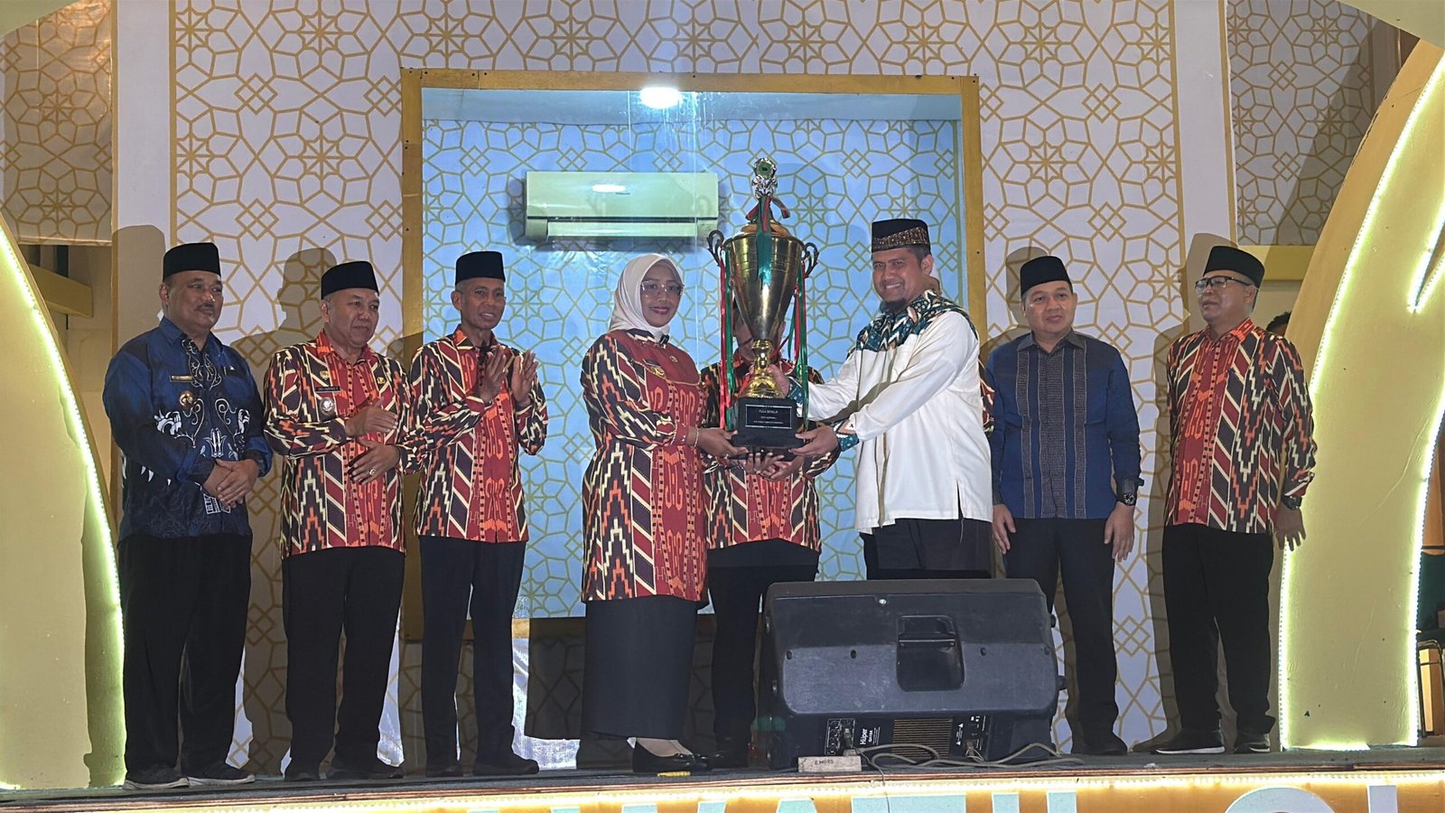 Mempawah Hilir juara umum MTQ ke-37 tingkat Kabupaten Mempawah.