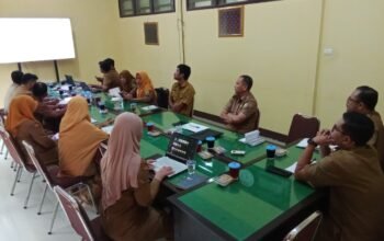 Dinas Perikanan, Peternakan dan Kesehatan Hewan Kabupaten Sambas turut menghadiri rapat pembahasan usulan kegiatan dalam Forum Musrenbang RKPD Provinsi Kalimantan Barat Tahun 2027. Kegiatan tersebut digelar di Ruang Rapat Bapperida Kabupaten Sambas, Selasa (14/4/2026).