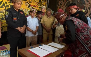 Bupati Ketapang Mediasi Konflik Lahan di Jelai Hulu, Masyarakat dan Perusahaan Sepakat Berdamai