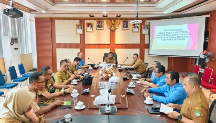 Wabup Ketapang Pimpin Evaluasi Kinerja Perumda Tirta Pawan, Tekankan Profesionalisme dan Peningkatan Layanan