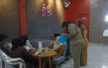 Satpol PP Ketapang Gelar Razia Jam Kerja, 7 ASN Kedapatan Nongkrong di Warkop