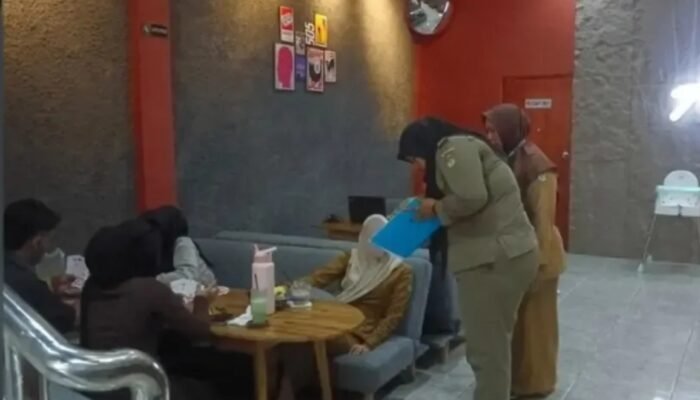 Satpol PP Ketapang Gelar Razia Jam Kerja, 7 ASN Kedapatan Nongkrong di Warkop
